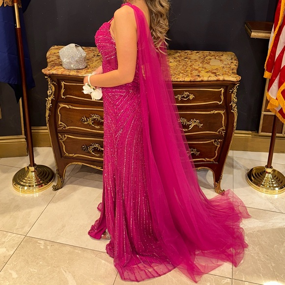 Catwalk couture beaded fuchsia evening gown - Picture 3 of 7